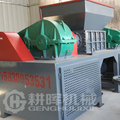 1000型撕碎機現(xiàn)場1米剪