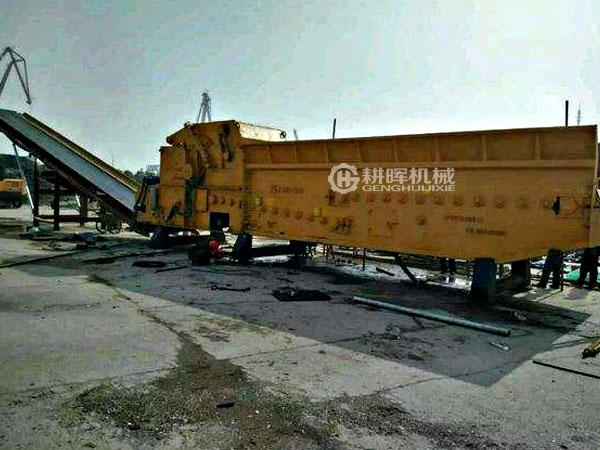 大型木板破碎機(jī)抓機(jī)上料木板破碎機(jī)鏟車(chē)喂料木